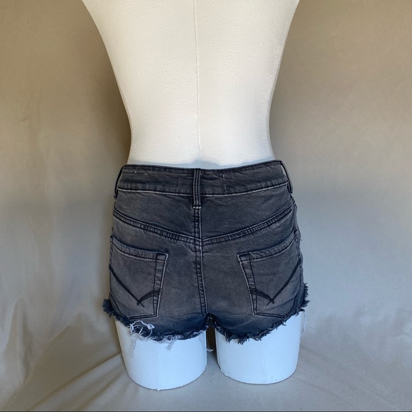 Bullhead Denim High Rise Short - Picture 3 of 4